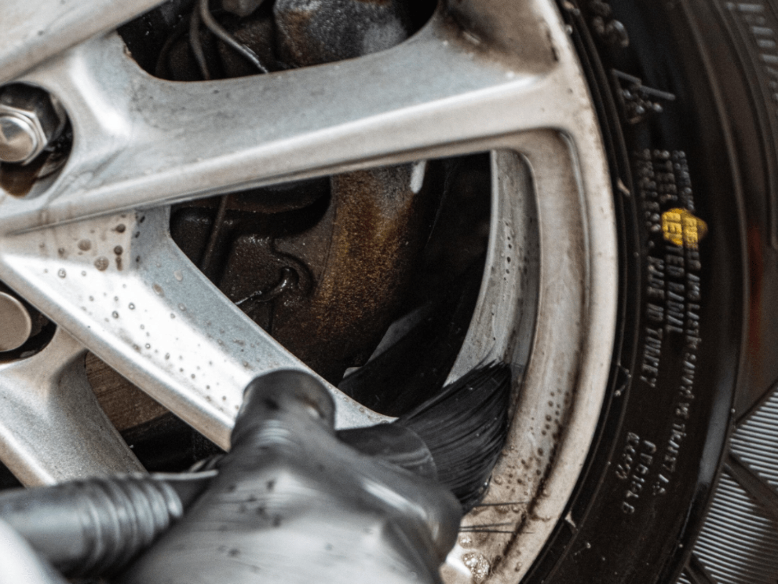 4 Steps To Keep Your Wheels And Tyres Clean – Autobrite Direct Ltd